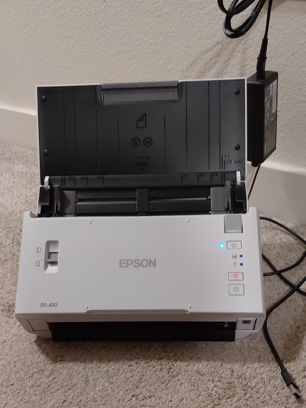 Epson DS-410 Portable Small Document Scanner - Picture 1 of 8